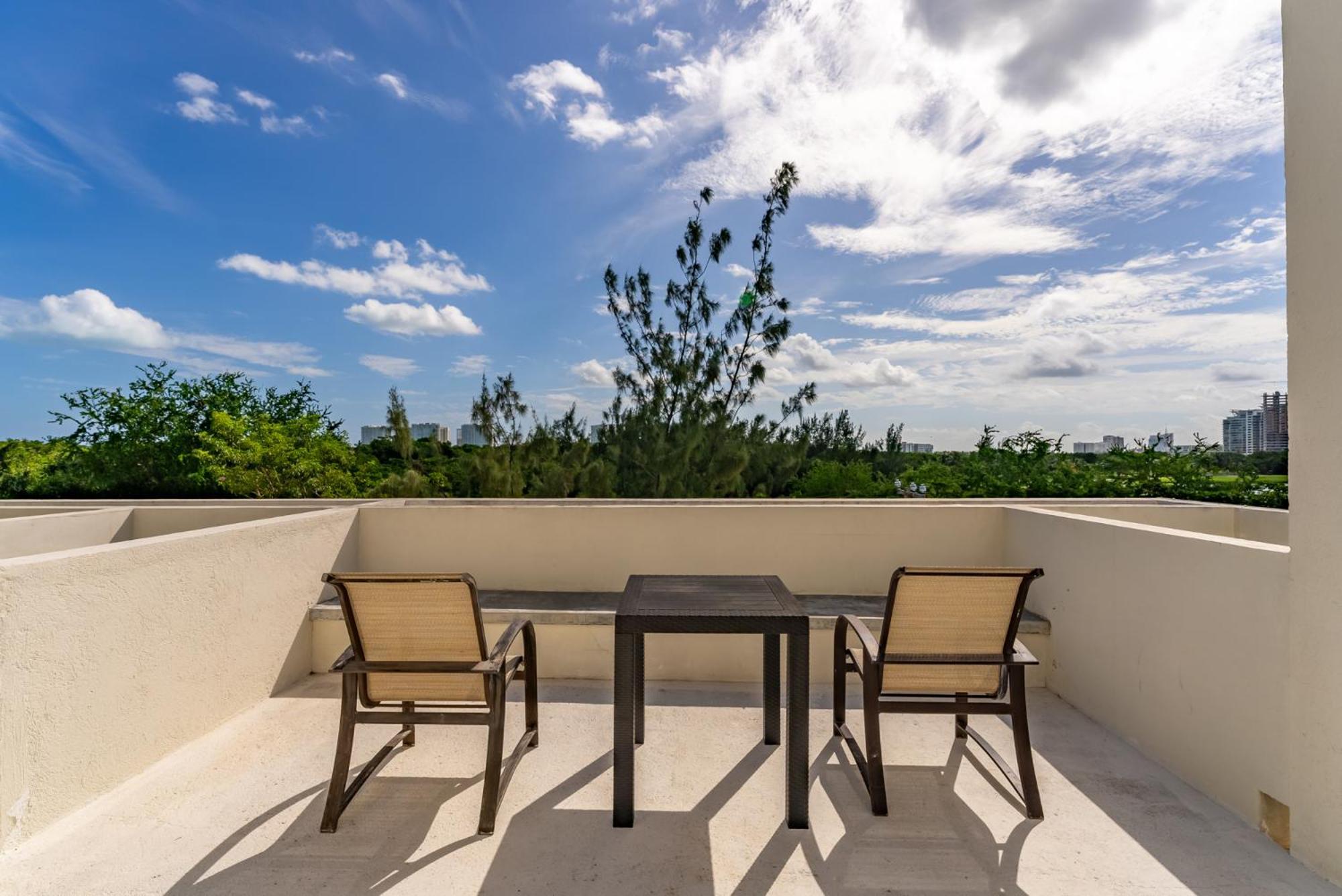 Bed Away Studios Cancun Luaran gambar